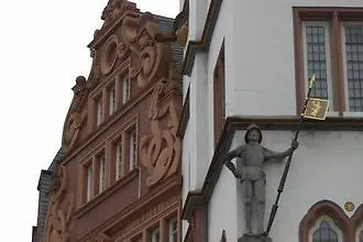 Porta Nigra Platz 3 4 ترير